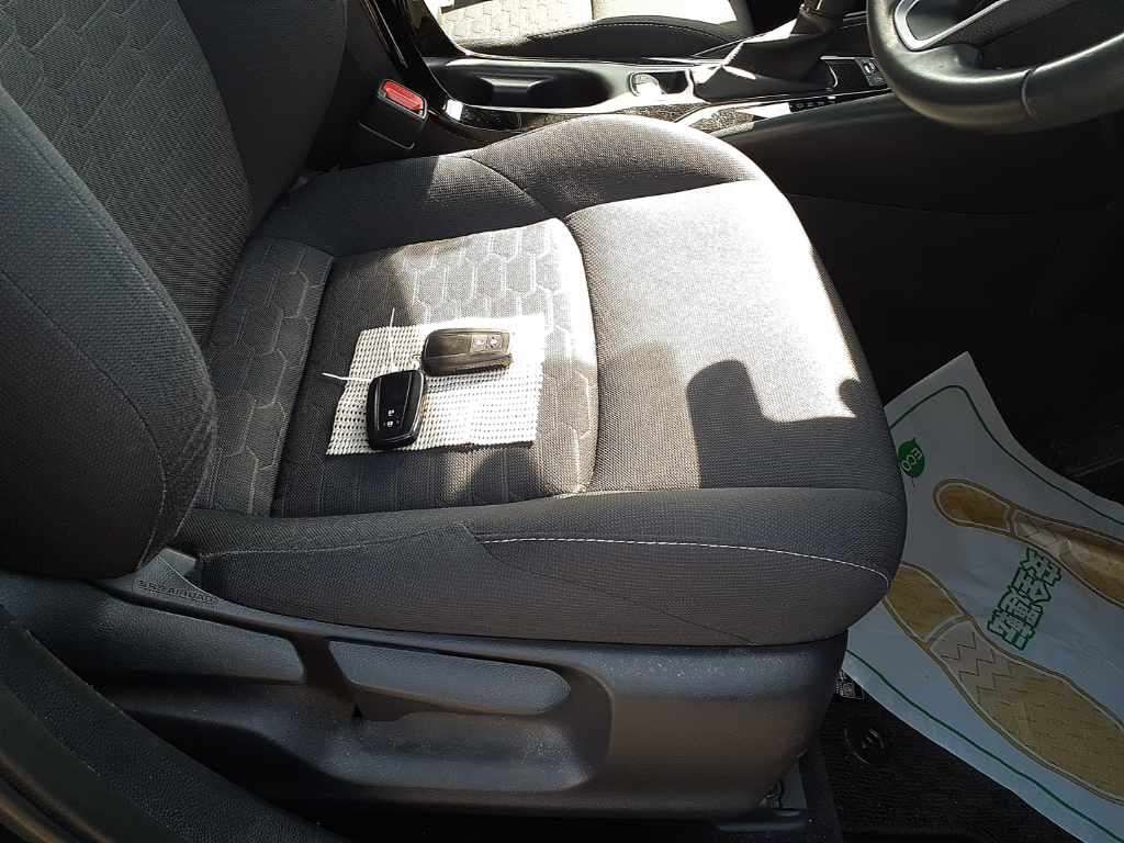 2021 Toyota Corolla Sport ハイブリッドG auction photo 10