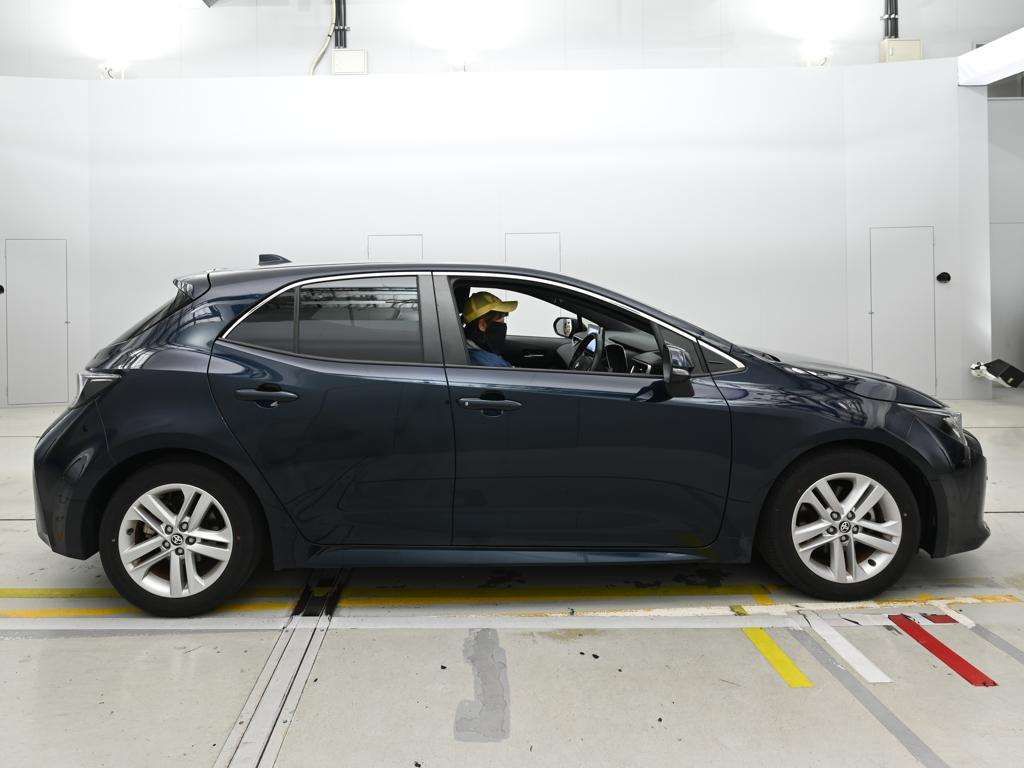 2021 Toyota Corolla Sport ハイブリッドG auction photo 3