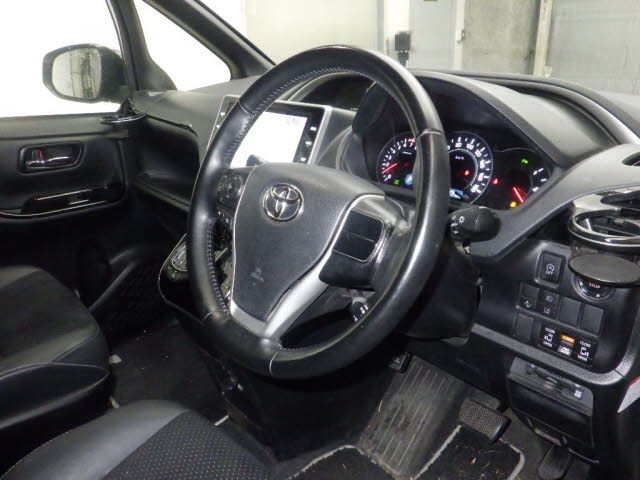 2021 Toyota Voxy ZS Kirameki III 7 people auction photo 3