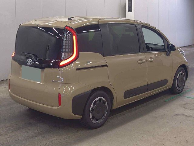 2026 Toyota Sienta Hybrid Z auction photo 5