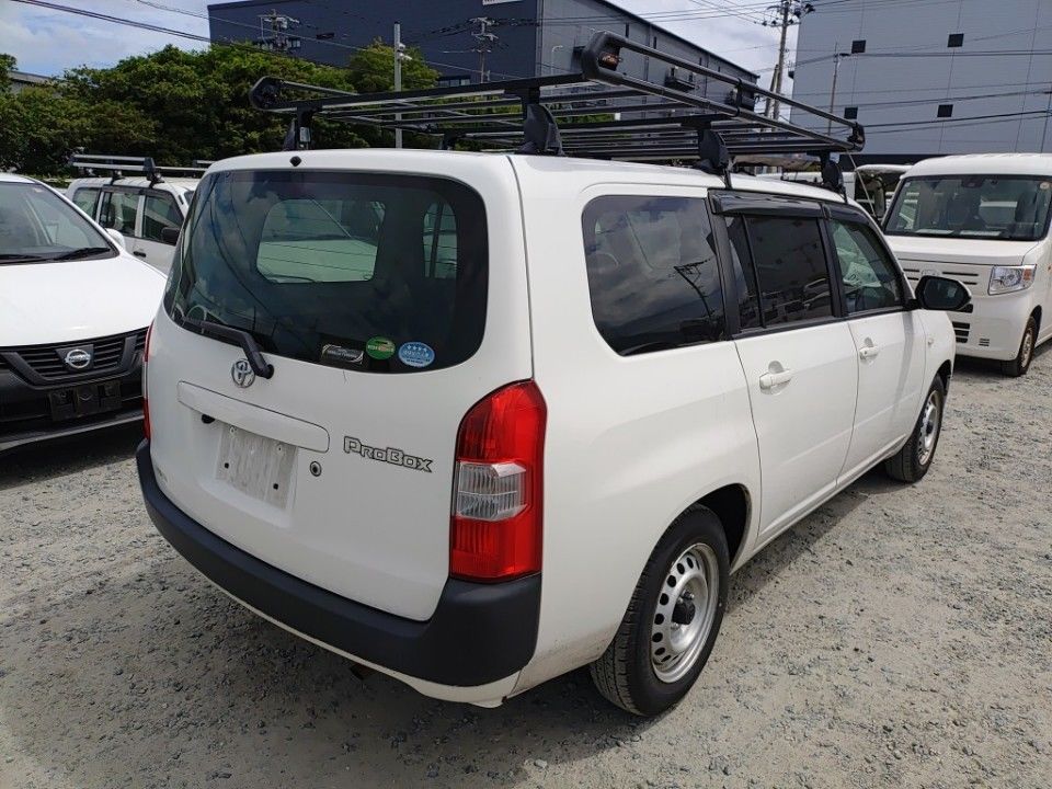 2021 Toyota Probox auction photo 2