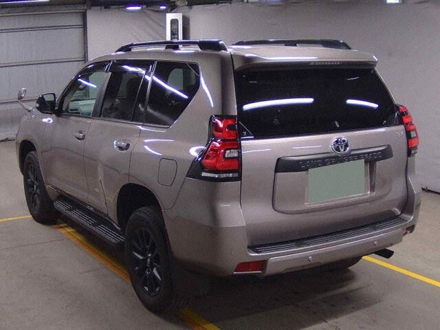 2023 Toyota Land Cruiser Prado TX L-PマットブラE 4WD auction photo 2