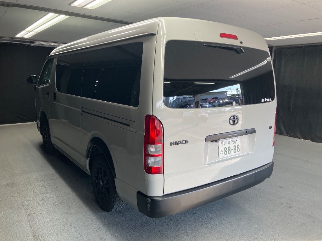 2010 Toyota ハイエースW GL auction photo 2