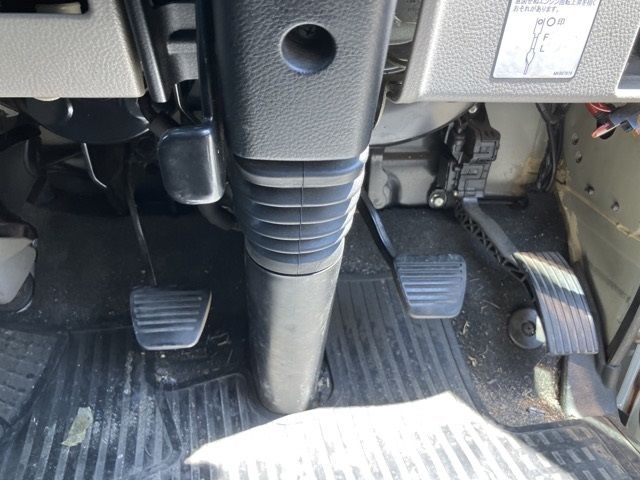 2017 Mitsubishi Fuso Canter Reitou PG auction photo 4