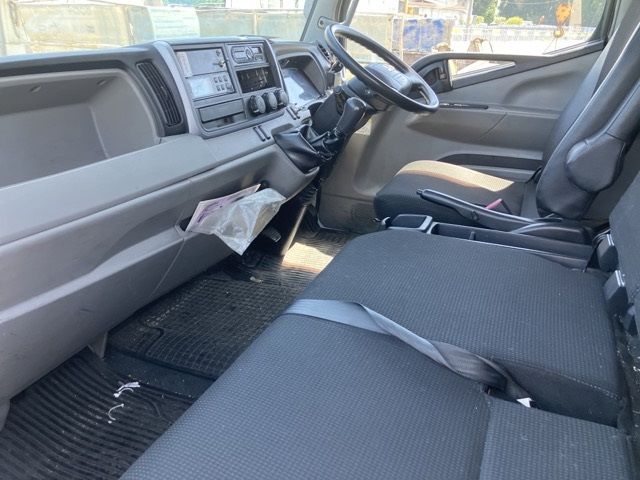 2017 Mitsubishi Fuso Canter Reitou PG auction photo 5