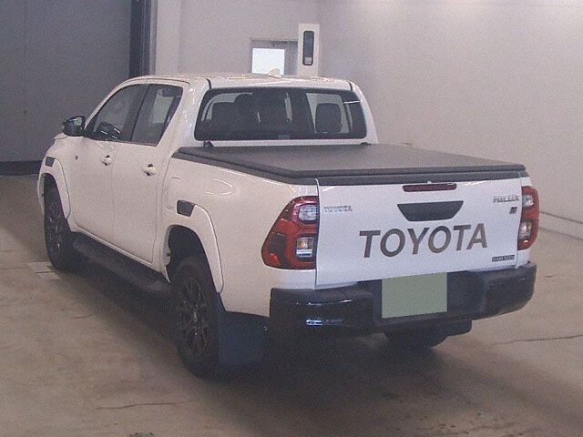 2023 Toyota Hilux Z GR Sport 4WD auction photo 2