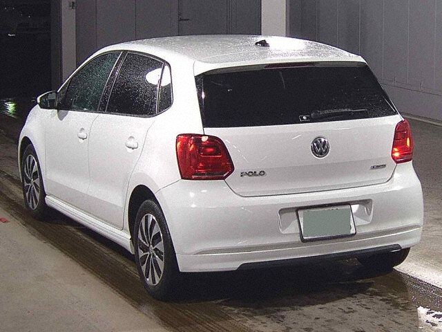 2015 Volkswagen ポロ ブルーモーション auction photo 2