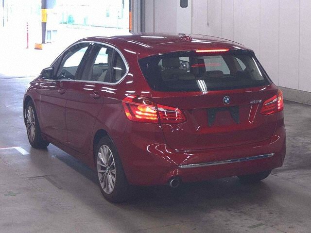 2019 BMW 2 Series 218Dアクティツアラグ auction photo 2