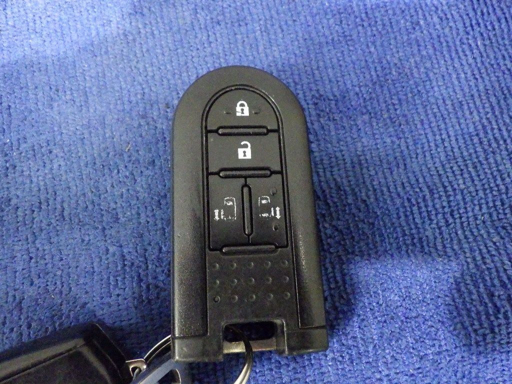 2017 Toyota ピクシスメガ L SAII auction photo 12