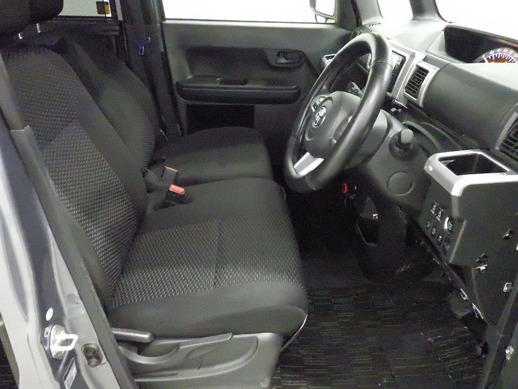 2017 Toyota ピクシスメガ L SAII auction photo 6