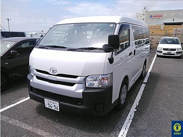 2019 Toyota Hiace auction photo 2