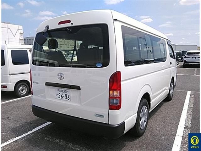 2019 Toyota Hiace auction photo 4