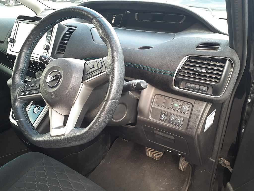 2017 Nissan Serena Rider 4WD auction photo 9