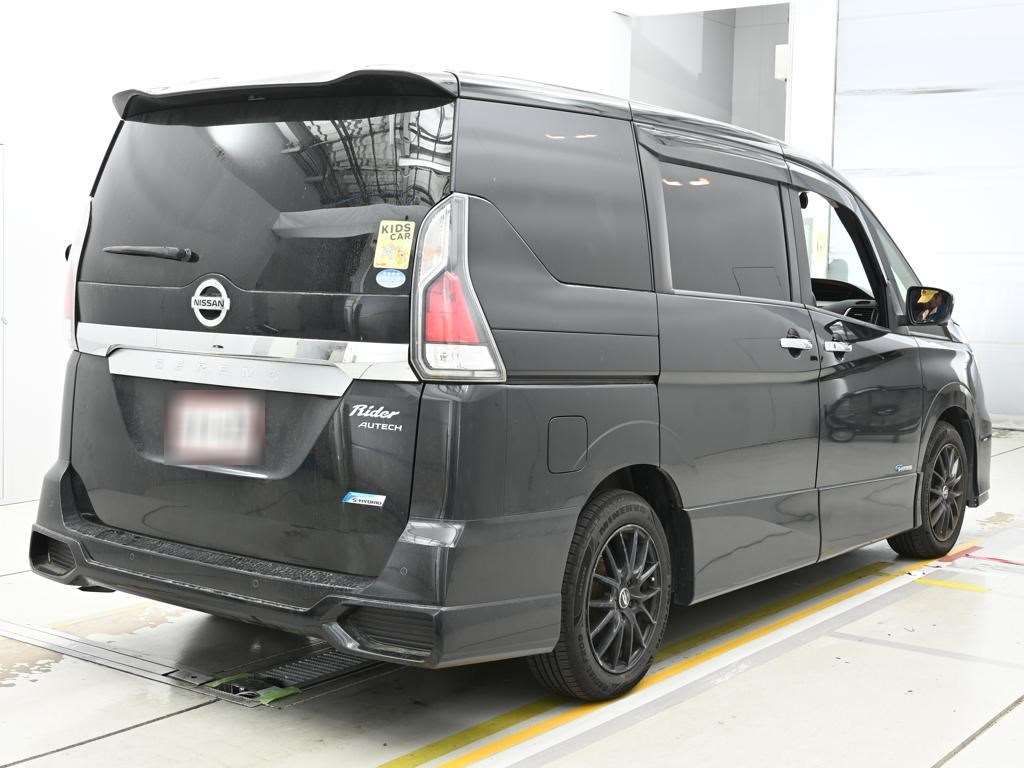 2017 Nissan Serena Rider 4WD auction photo 2