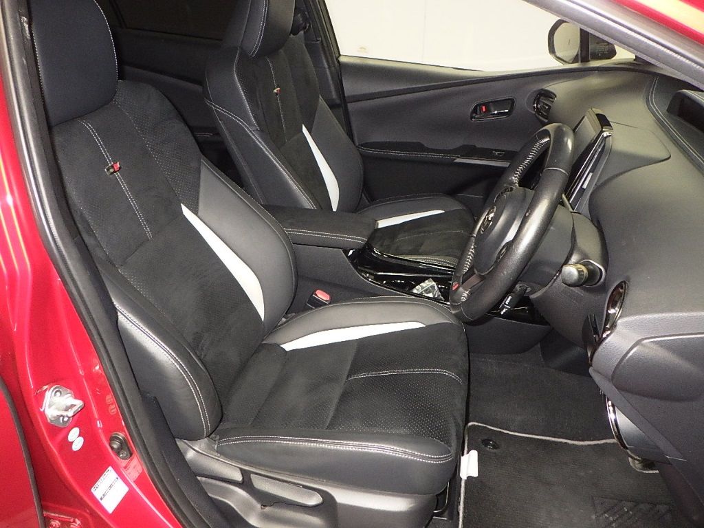 2018 Toyota Prius PHV Sナビパッケージ GR SPORT auction photo 6