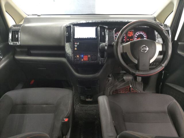 2009 Nissan Serena ハイウェイスター auction photo 3