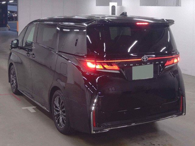 2025 Toyota Vellfire Z Premier auction photo 2