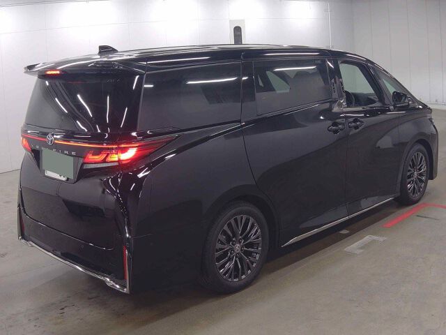 2025 Toyota Vellfire Z Premier auction photo 5