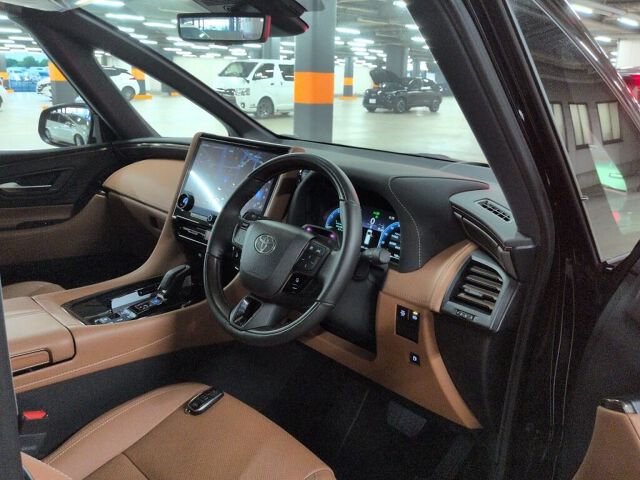 2025 Toyota Vellfire Z Premier auction photo 3