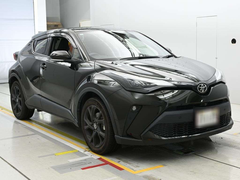 2022 Toyota C-HR G-T Mode Nero Safety 4WD auction photo 5