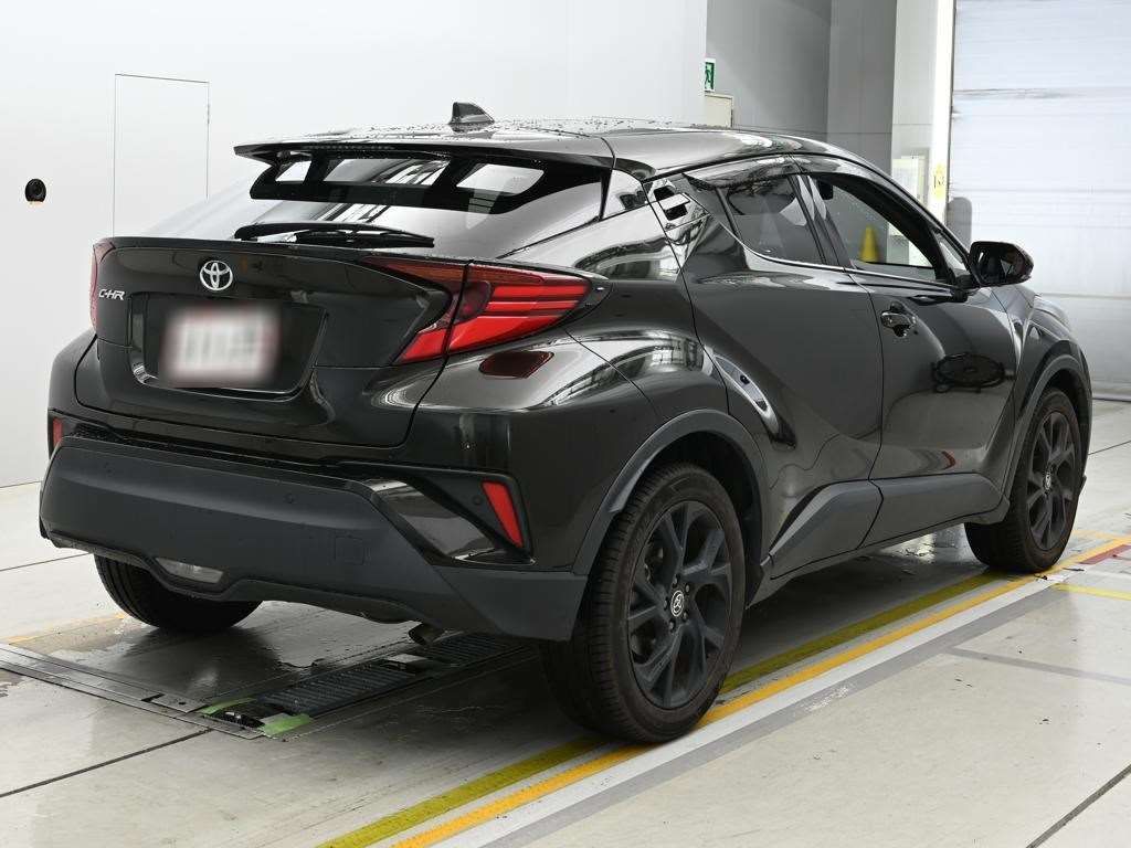 2022 Toyota C-HR G-T Mode Nero Safety 4WD auction photo 2