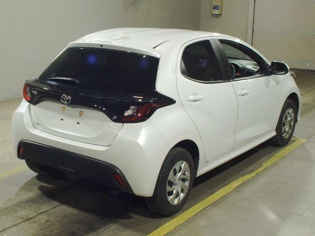 2024 Toyota Yaris X 4WD auction photo 2