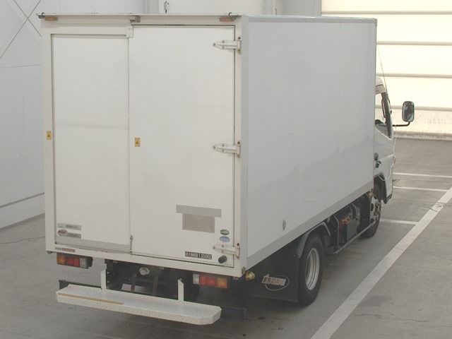 2013 Mitsubishi Fuso Canter Van auction photo 2