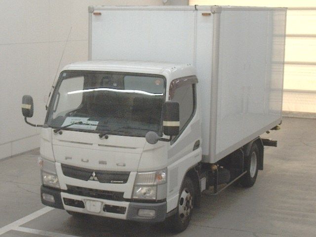 2013 Mitsubishi Fuso Canter Van Japan auction vehicle