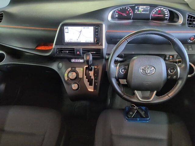 2016 Toyota Sienta G auction photo 3