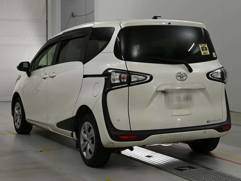 2021 Toyota Sienta G 4WD auction photo 6