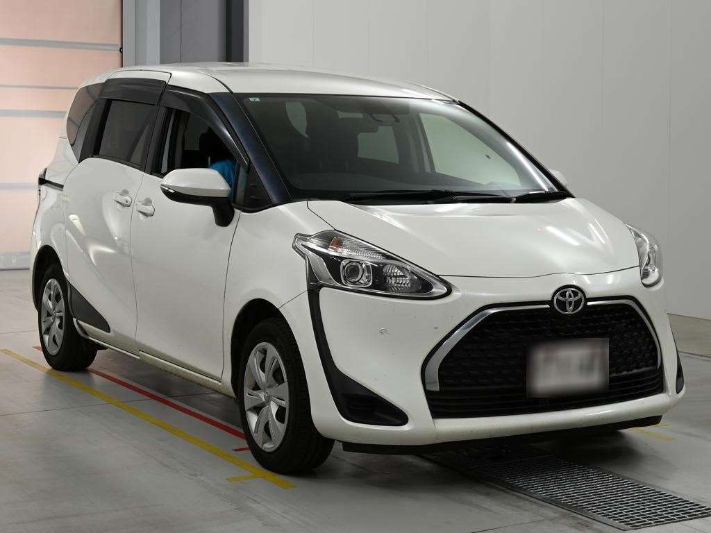 2021 Toyota Sienta G 4WD auction photo 5