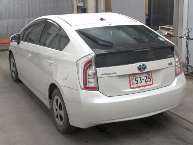2015 Toyota Prius S auction photo 2