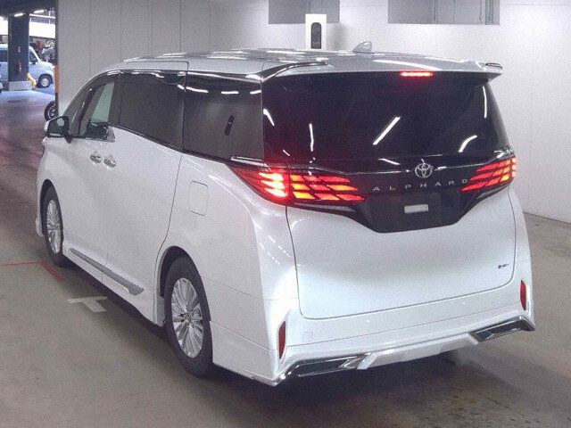 2025 Toyota Alphard X auction photo 2