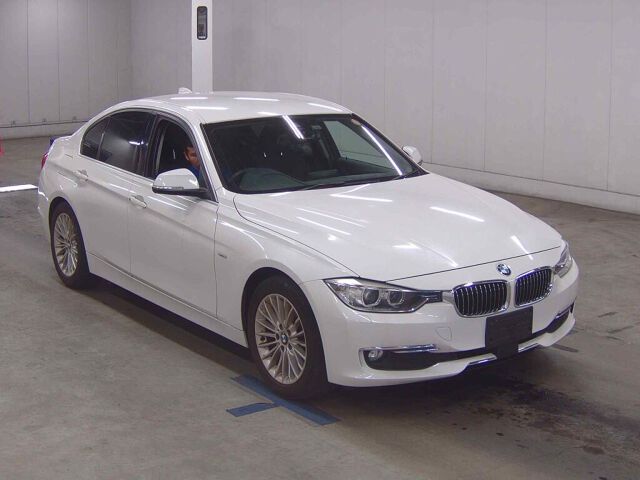 2014 BMW 3 Series 320Dラグジュアリー Japan auction vehicle