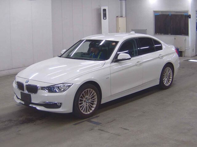 2014 BMW 3 Series 320Dラグジュアリー auction photo 4