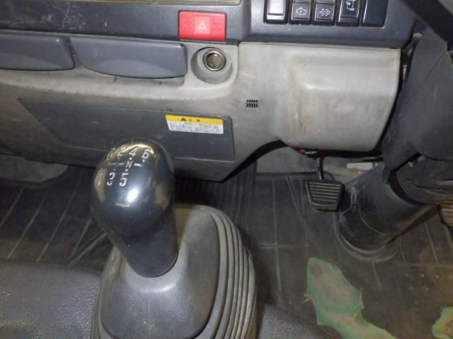 2009 Isuzu Elf dump auction photo 8