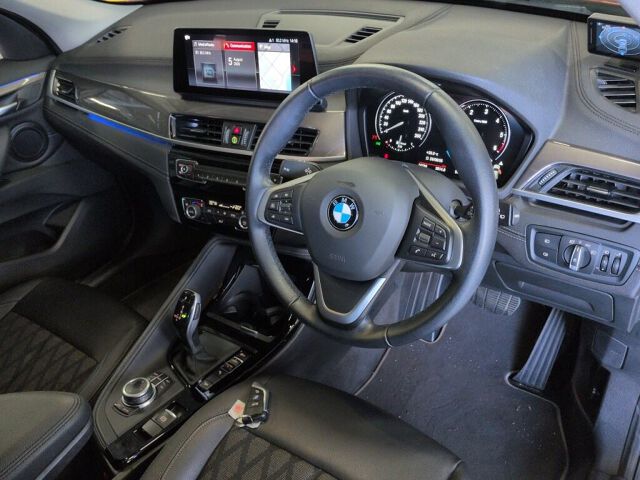 2021 BMW X1 XDRIV18D Xライン 4WD auction photo 3