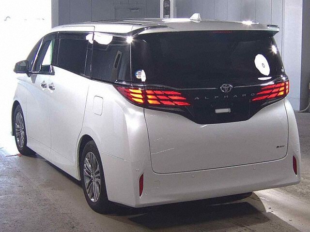 2023 Toyota Alphard Z auction photo 2