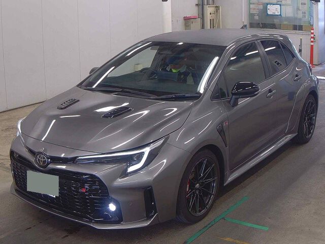 2024 Toyota GRカローラ RZ 4WD auction photo 4