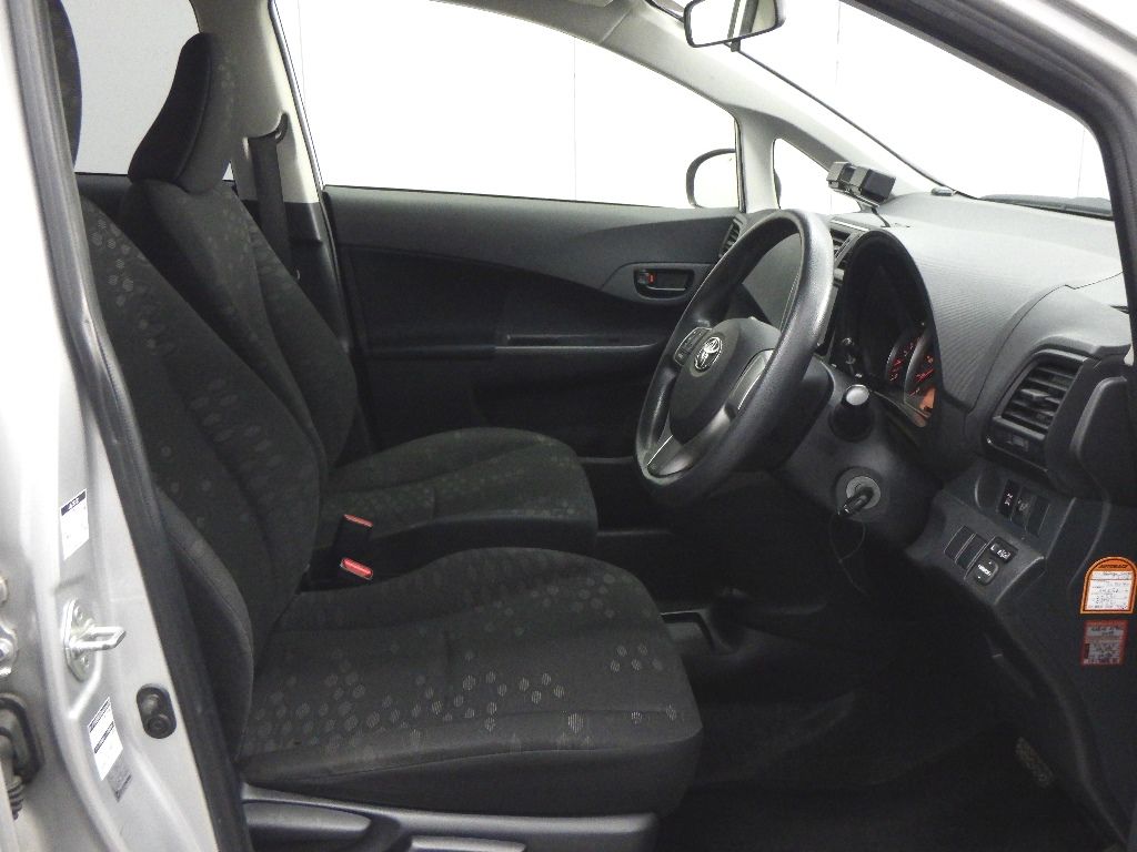 2012 Toyota Ractis 4WD X auction photo 6