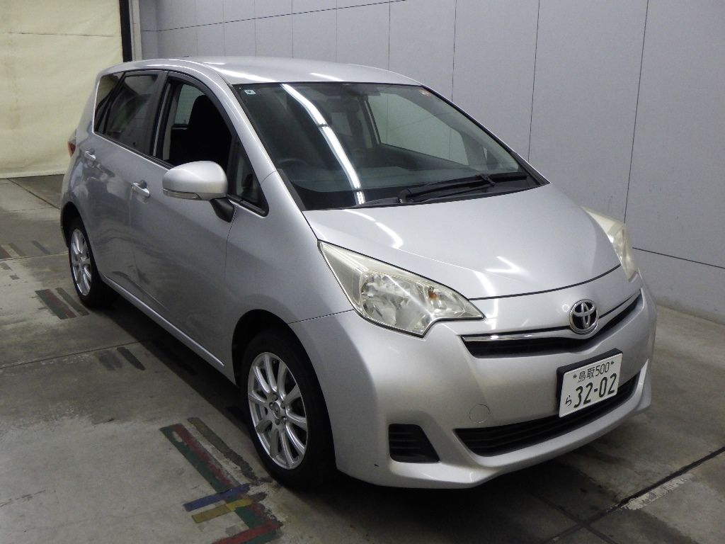 Japan Auction Vehicles 11 2012 Toyota Ractis 4WD X auction photo
