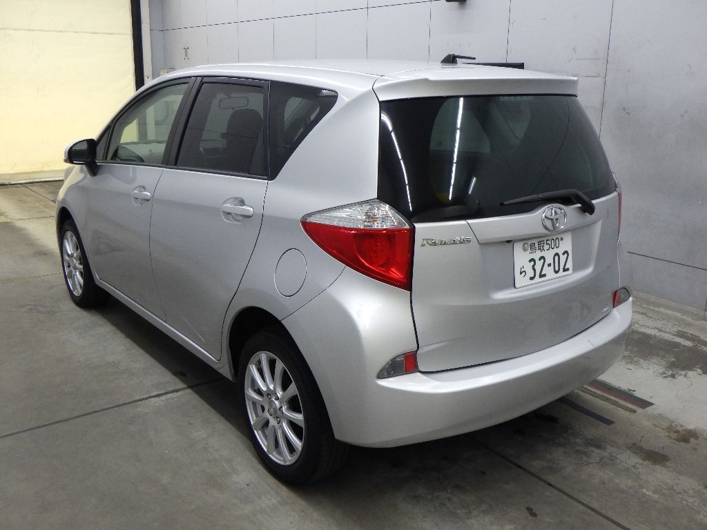 2012 Toyota Ractis 4WD X auction photo 5