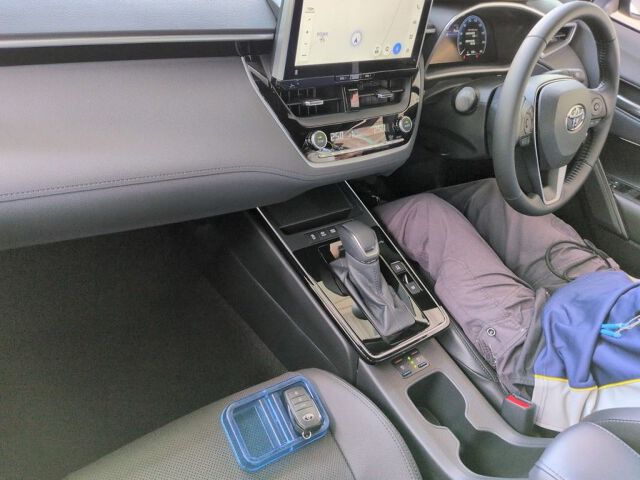 2026 Toyota Corolla Cross ハイブリッドZ auction photo 3