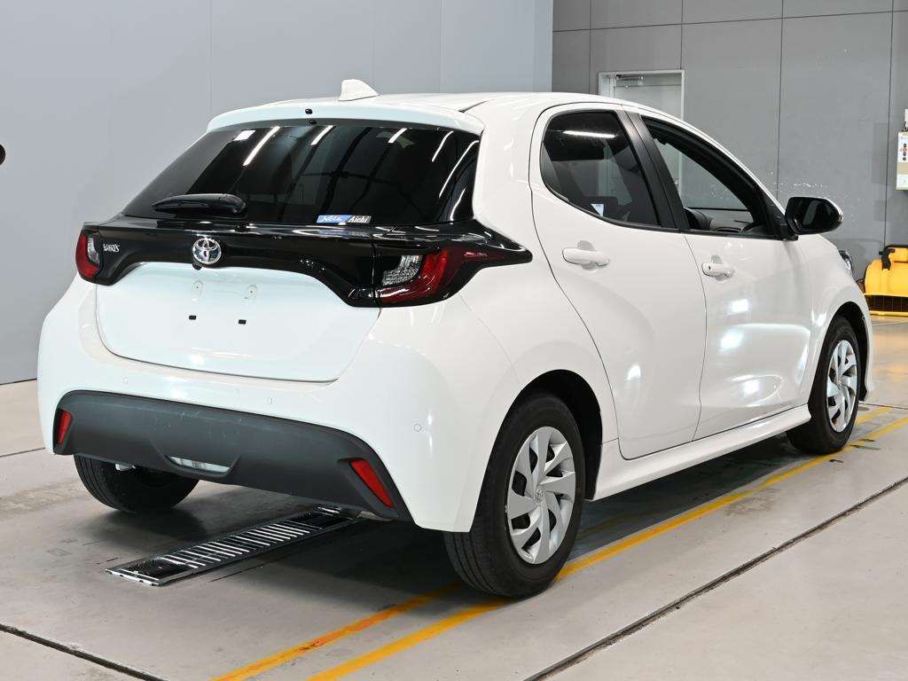 2022 Toyota Yaris X auction photo 2