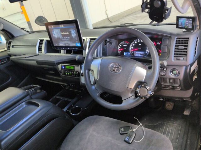 2014 Toyota Hiace GL 4WD auction photo 3