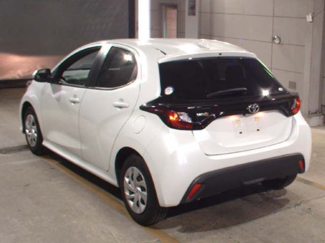 2024 Toyota Yaris X auction photo 2