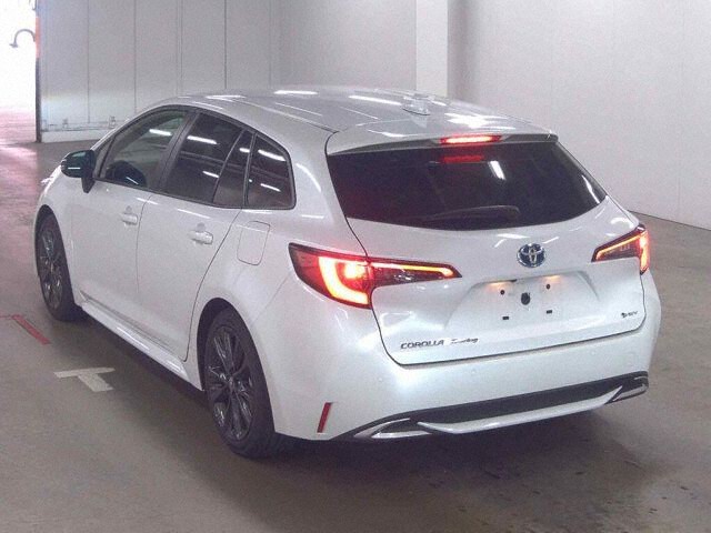 2025 Toyota Corolla Touring ハイブリッドWXB auction photo 2