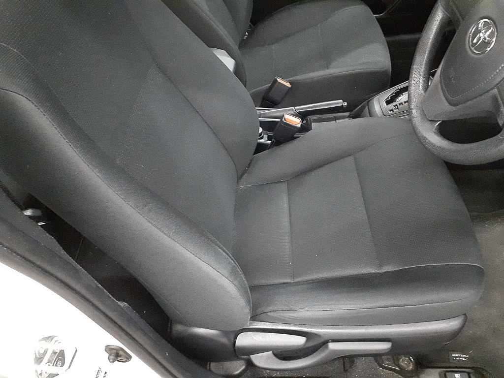 2021 Toyota Corolla Axio EX 4WD auction photo 8
