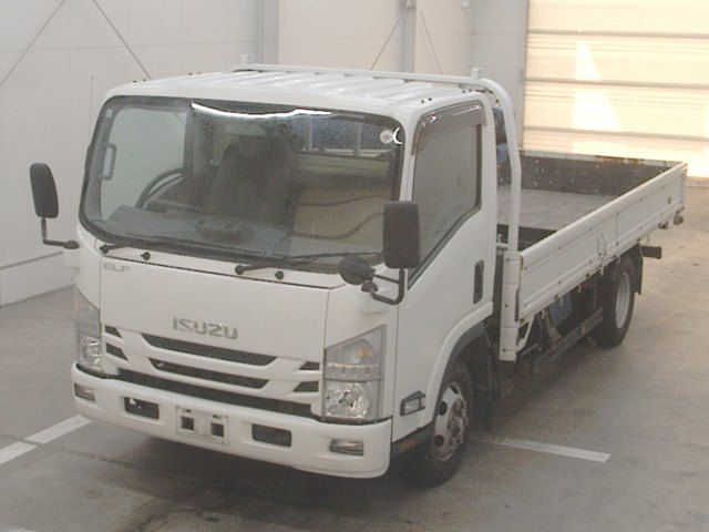 Japan Auction Vehicles 10 2021 Isuzu Elf With crane auction photo