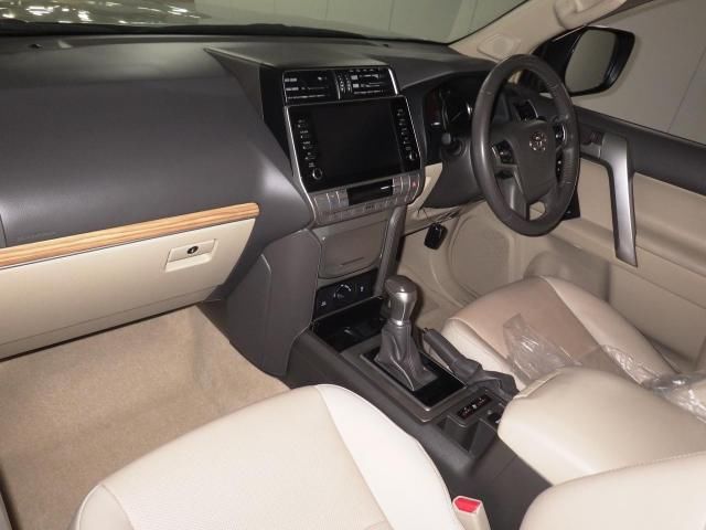 2023 Toyota ランドクルーザープラド TX L P auction photo 2